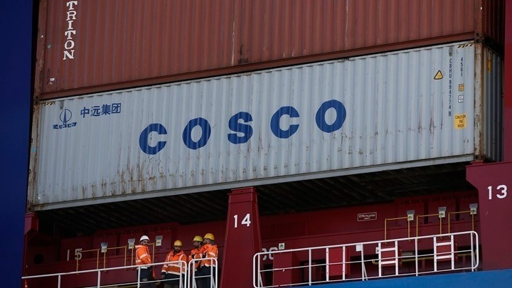 Συμβιβασμός για τη συμμετοχή της COSCO στο λιμάνι του Αμβούργου
